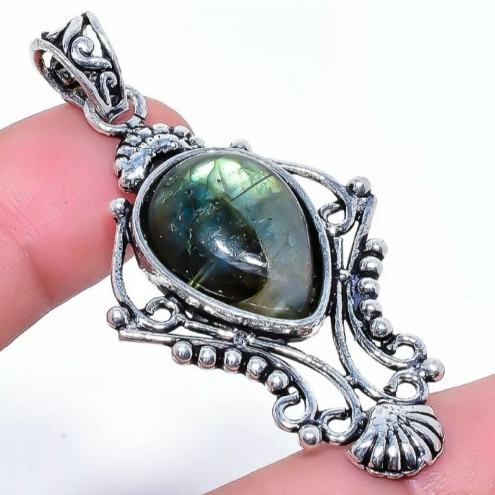 New Labradorite Silver Pendant.